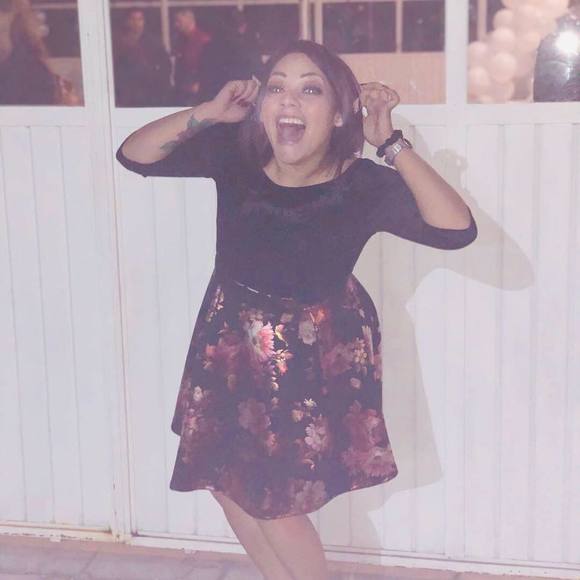 Meet your Posher, Angela - Picture 2 of 2